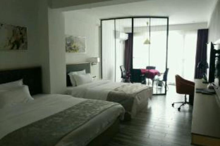 Room 12 of 14
