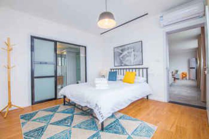 Room 11 of 21
