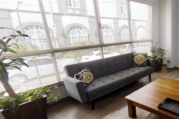 Room 4 of 8
