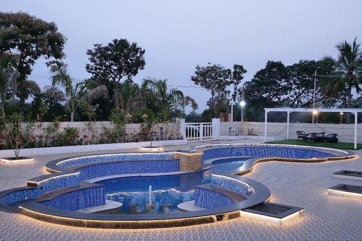 Pool 31 of 81