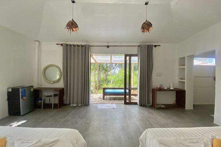 Room 28 of 108