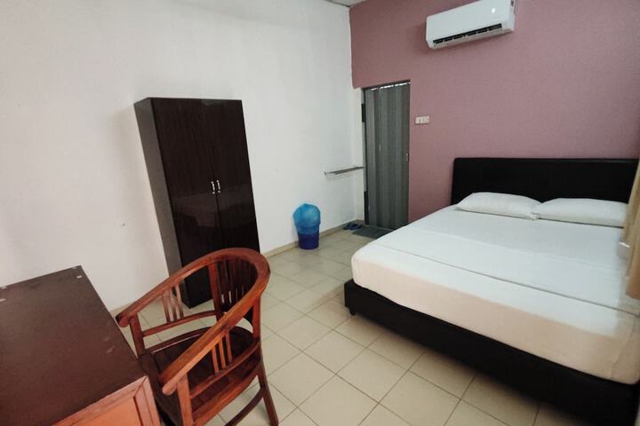 Room 18 of 68