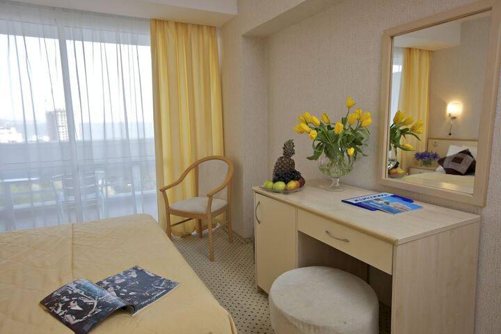 Room 19 of 121