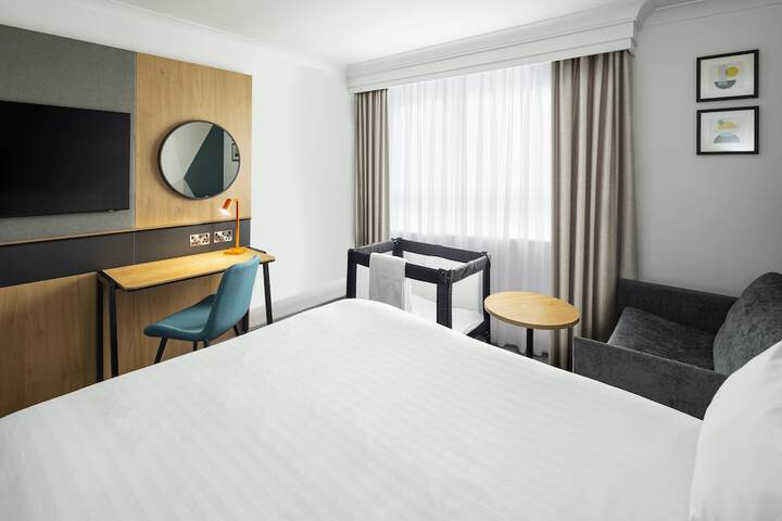Room 10 of 123