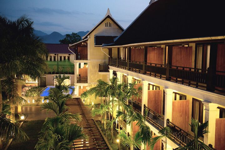 Hotel Exterior 52 of 68
