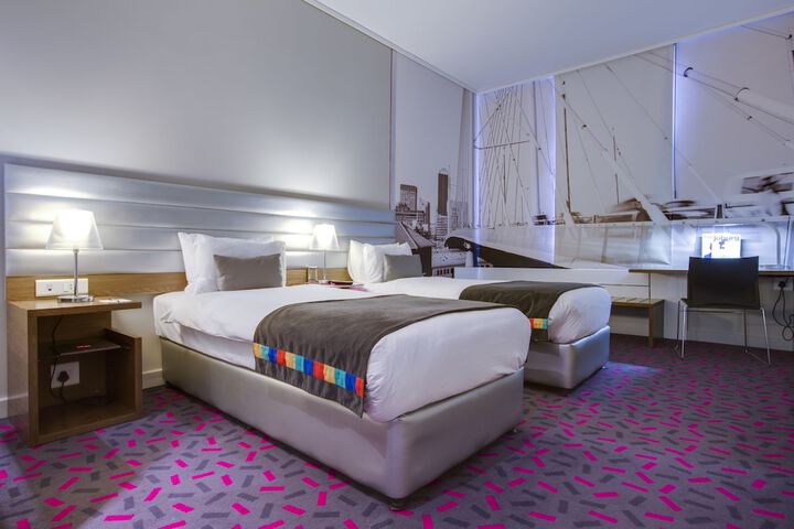 Room 6 of 47