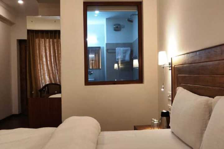 Room 4 of 14
