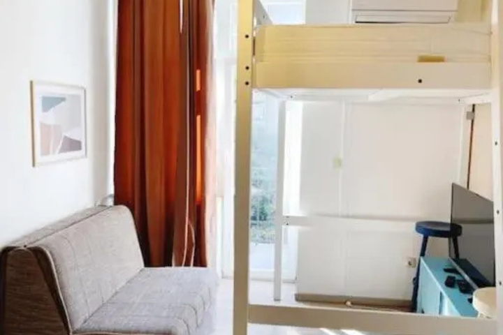 Room 3 of 7