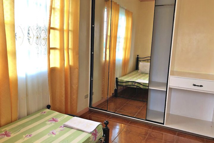 Room 8 of 30