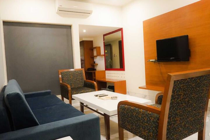 Room 13 of 20