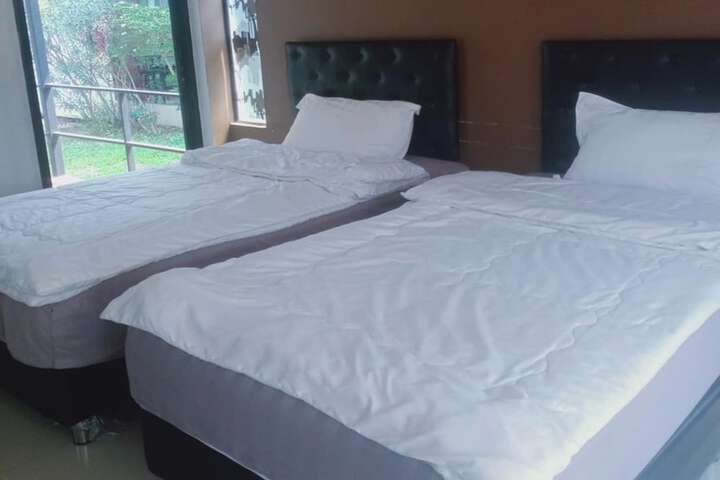 Room 16 of 65