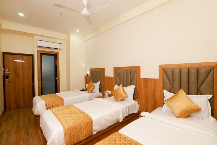 Room 15 of 28