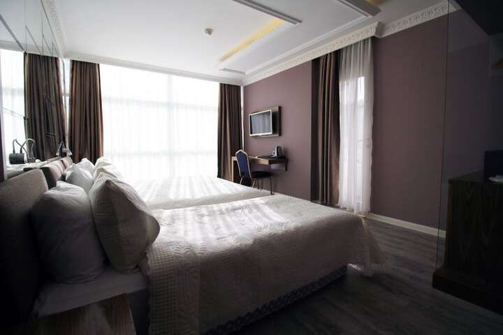 Room 16 of 25