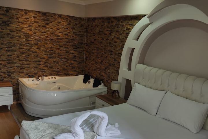 Room 4 of 22