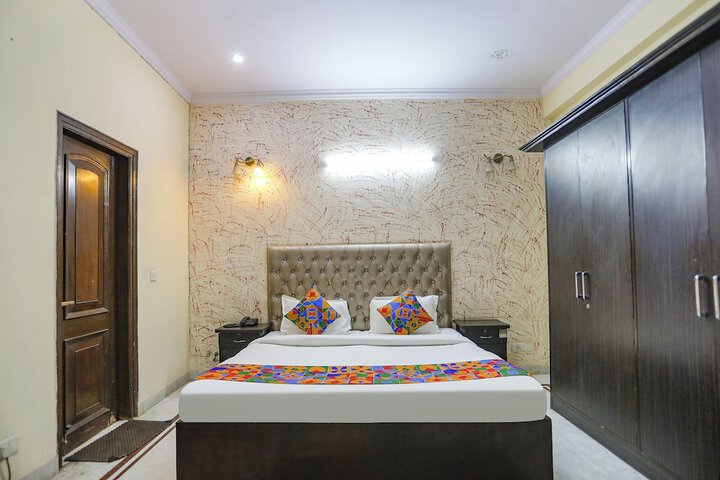 Room 19 of 28