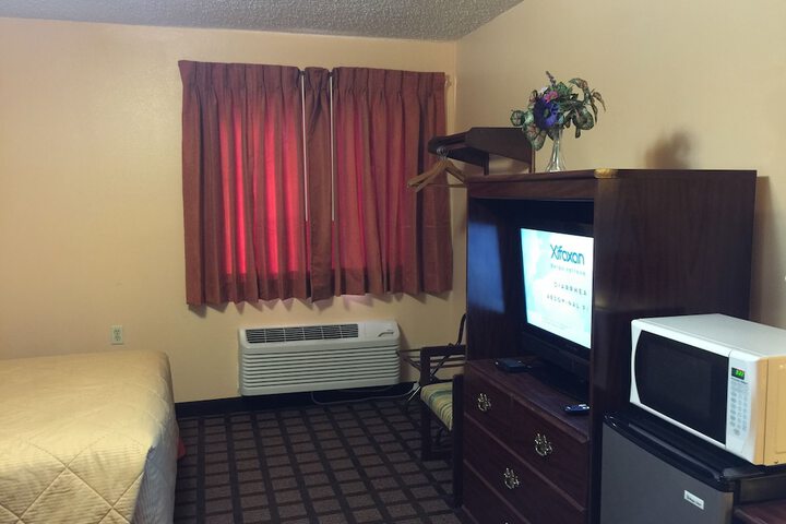 Room 9 of 42