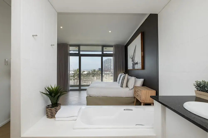 Room 4 of 30