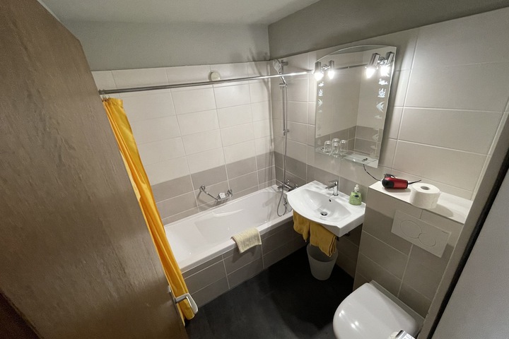Room 18 of 51