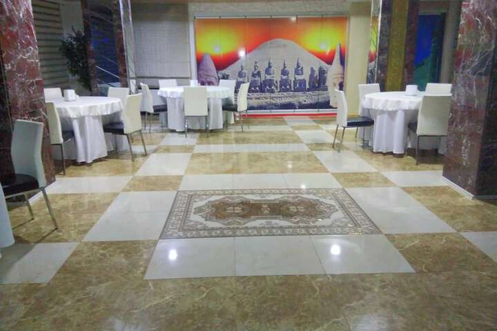 Dining 9 of 15
