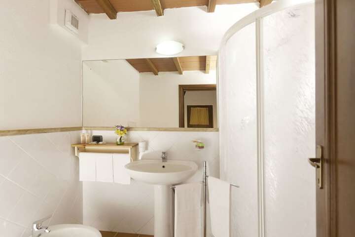 Room 15 of 35