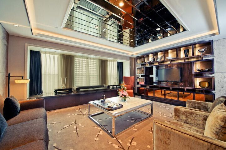 Room 8 of 78