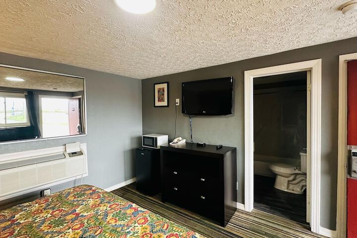 Room 7 of 39