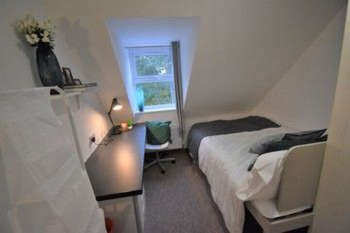 Room 14 of 23