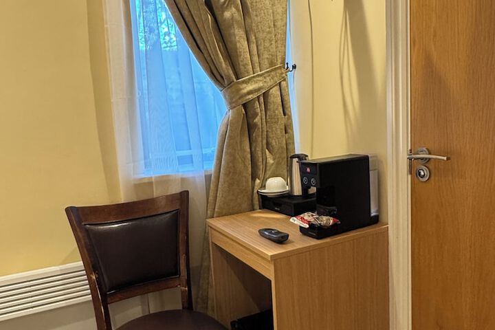 Room 17 of 49