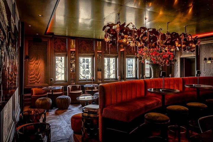 Lounge 82 of 87