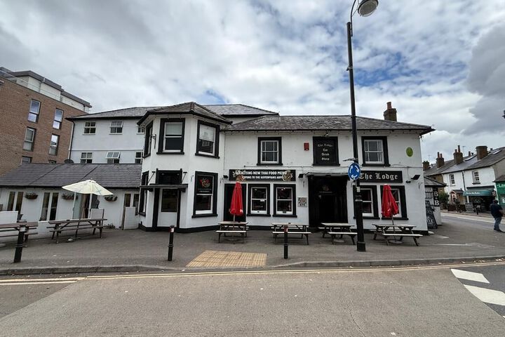 OYO The Watermans Arms Hersham