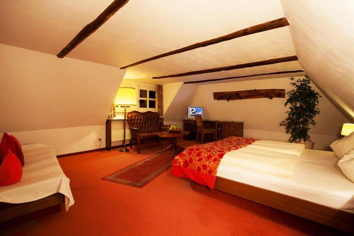 Room 15 of 52