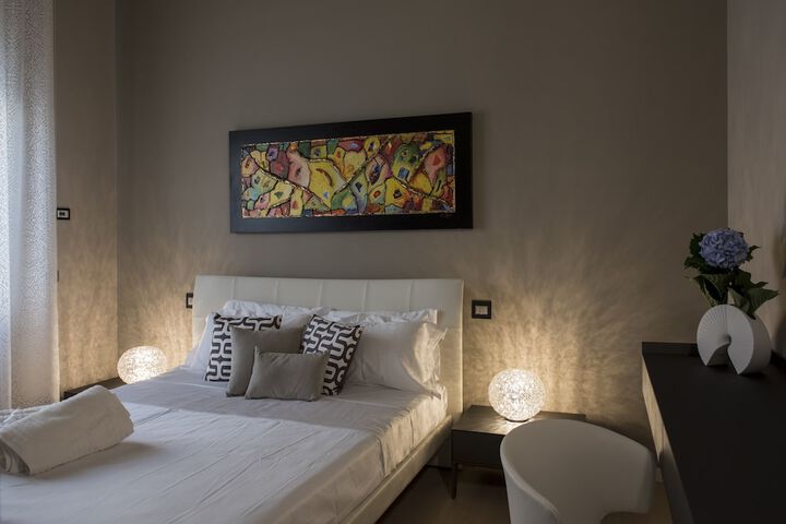 Room 2 of 27