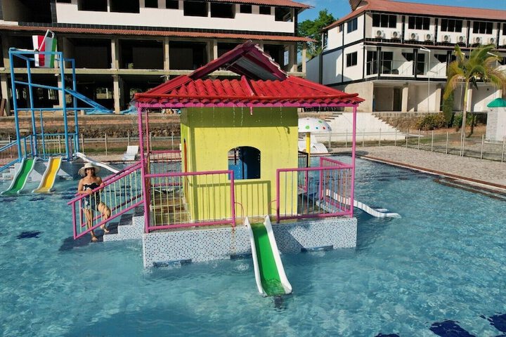 Pool 78 of 104