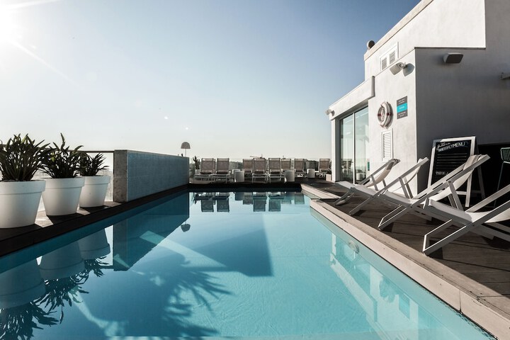 Pool 43 of 72
