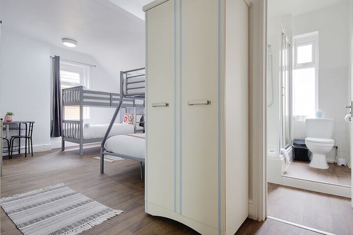 Room 30 of 42