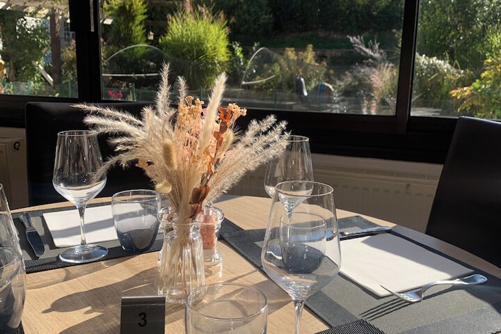 Dining 45 of 59