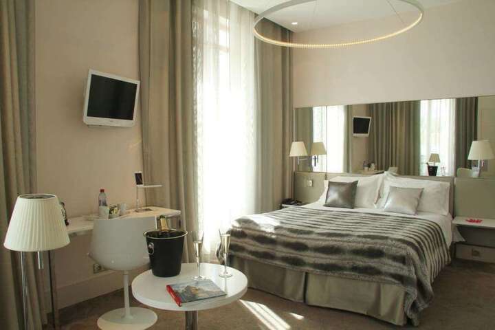 Room 12 of 40