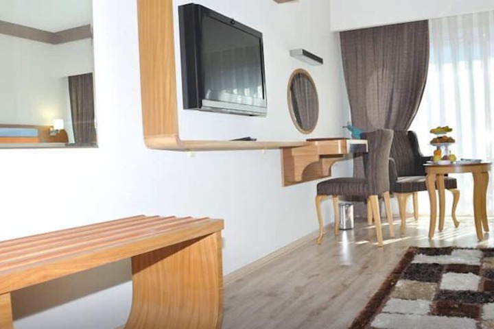 Room 7 of 15