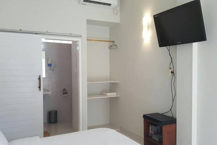 Room 8 of 15