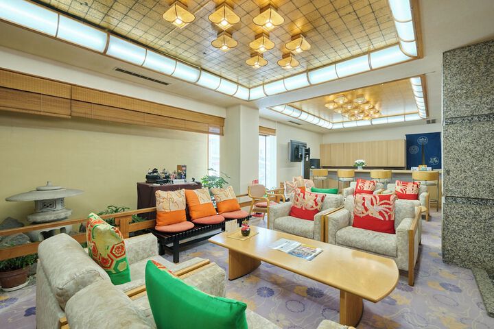 Entrance & Lobby