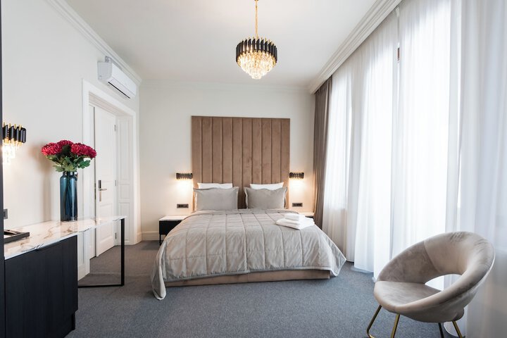 Room 76 of 208