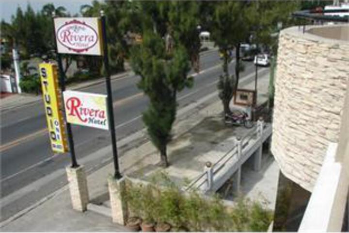 OYO 172 Rivera Hotel