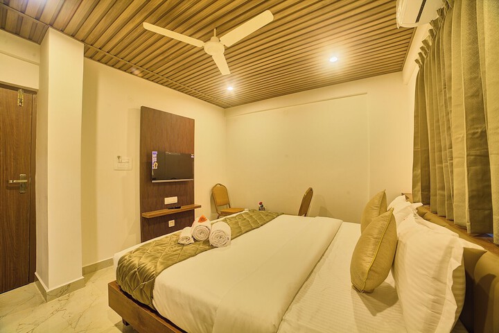 Room 16 of 25