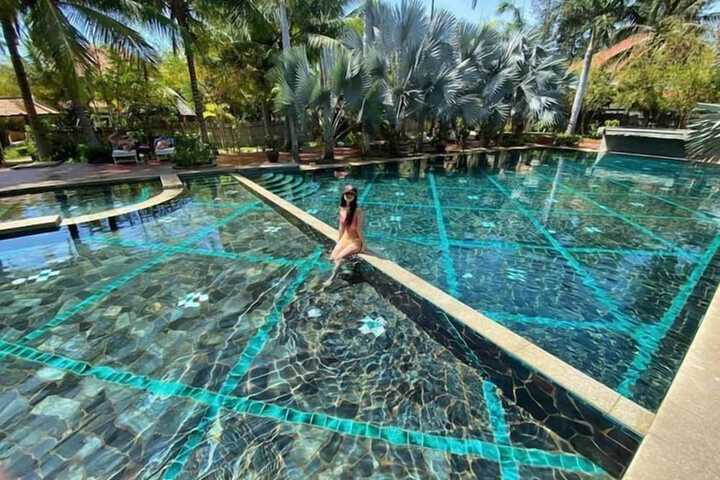 Pool 60 of 149