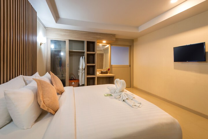 Room 16 of 208