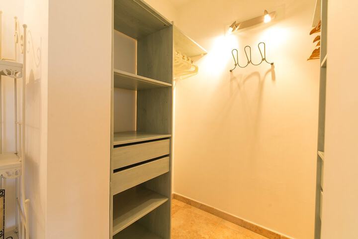 Room 26 of 70