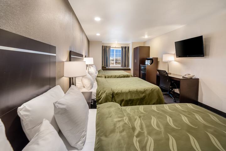 Room 17 of 40