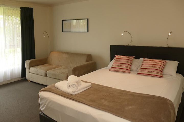 Room 4 of 75