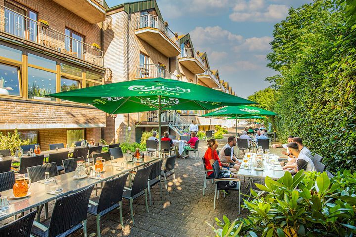 Sundeck 82 of 85