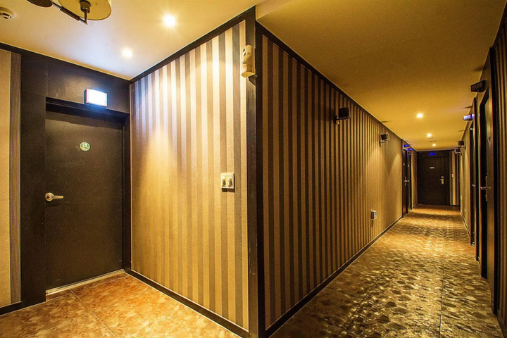 hotel_rooms